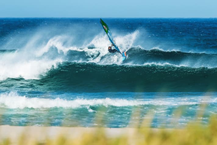 Set waves - the first pulls smoothly, the second comes off...