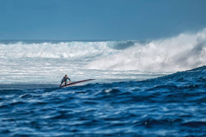 It's a good thing Leon can't see the chaos at his back. If you're caught in the white water in Cloudbreak, you've lost.