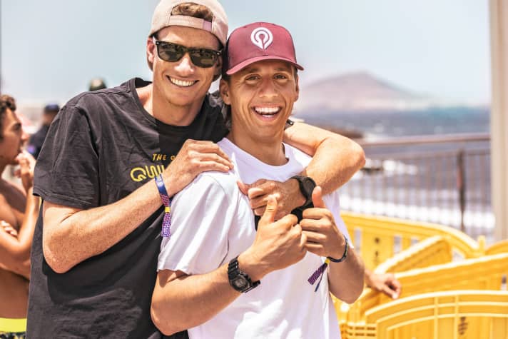 Zusammen mit seinen Freunden puscht er sich aufs nächste Level. Julian Salmonn ist Freund, Trainingspartner und auf Gran Canaria oft zu Gast bei Marino zu Hause.