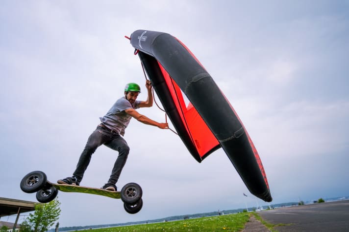 Even on land there are hardly any limits with the Wing - certainly not for Anton Munz