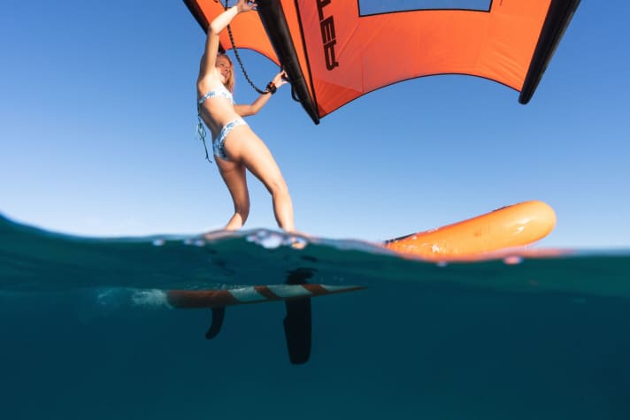 Centre fins are important as drift inhibitors for children and light winds. There are stick-on boxes or tensioning strap systems