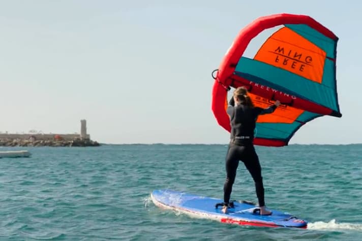Auch für die ersten Wing-Versuche auf dem SUP soll der FreeWing Go perfekt geeignet sein.