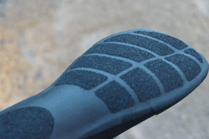 The ProLimit Hydrogen Polar surf shoe is equipped with a particularly non-slip sole