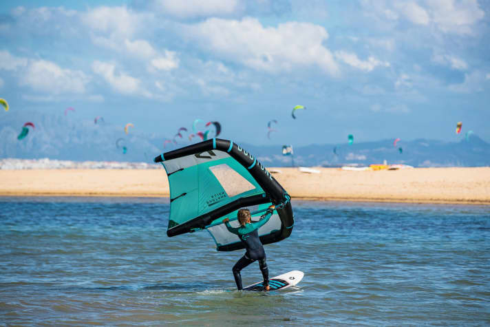 Den Anfang machen Kinder auf dem Wasser immer ohne Foil