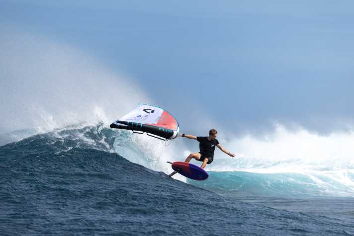 Moderate wing spans and short fuselages improve the turning characteristics of the foil