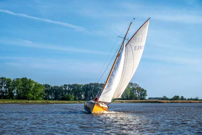 yacht/100052983_1cc49ee22b3df099bb2b7a8ff54f7fed