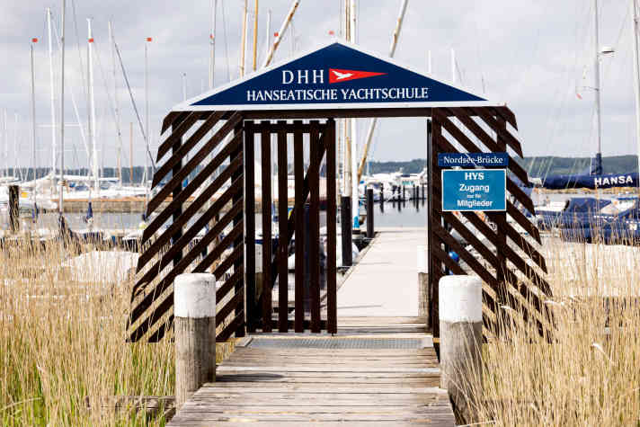 Ponton de l'école de yachting hanséatique du DHH.