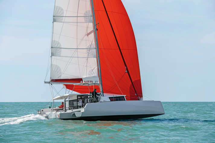 Neel 43: length 12.90 m; width 7.40 m; weight 9.0 tonnes; from 522,230 euros.