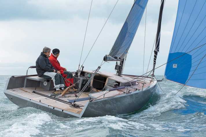 ​Code # Black Pepper: Rumpflänge 8,06 m; Breite 2,55 m; Gewicht 1,4 t; ab 202.300 Euro.