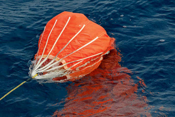 Ancoraggio alla deriva come aiuto alla manovra durante il traino.