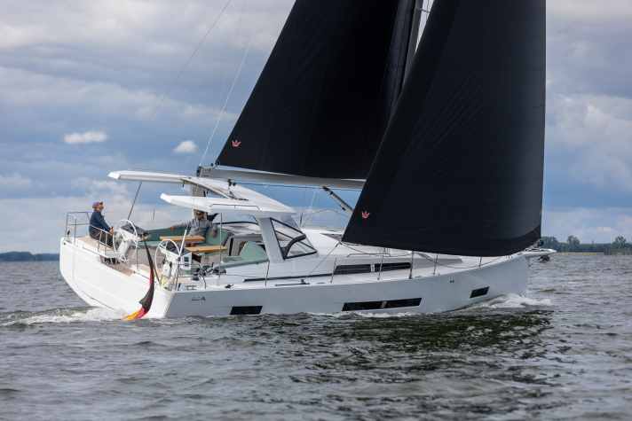 yacht/100235461_889758f84b29780552f6b3798795d5f3