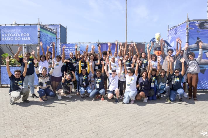 Hier winken die vielen freiwilligen Helfer in Mindelo zum Abschied