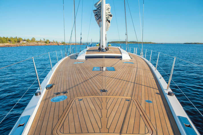 Turnaround: A Swan without a teak deck? Unimaginable! Nautor will be using plantation wood from 2024