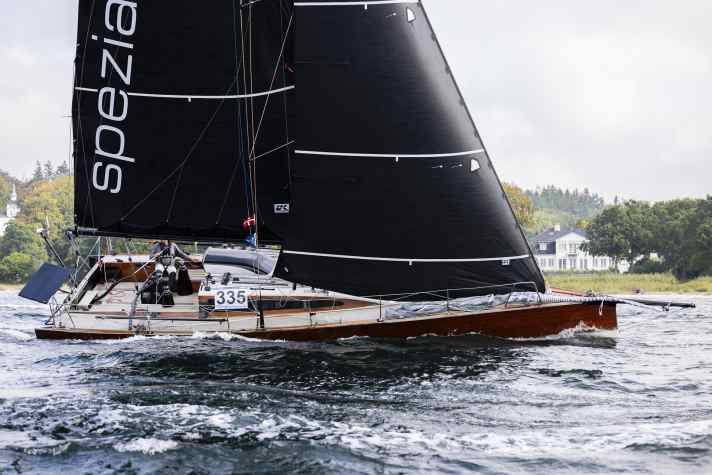 Viele Male war Wolfram Heibeck bereits beim Silverrudder dabei. Hier, 2024, mit seiner für das Rennen modifizierten “Black Maggy”.
