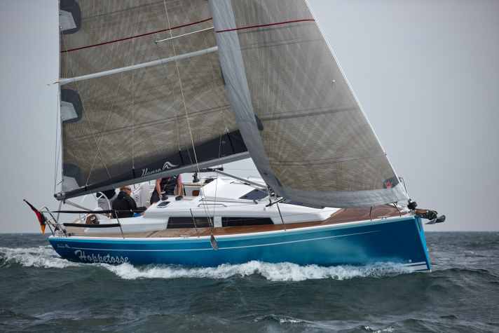 Lunghezza: 9,10 m; larghezza: 3,35 m; peso: 4,7 tonnellate.