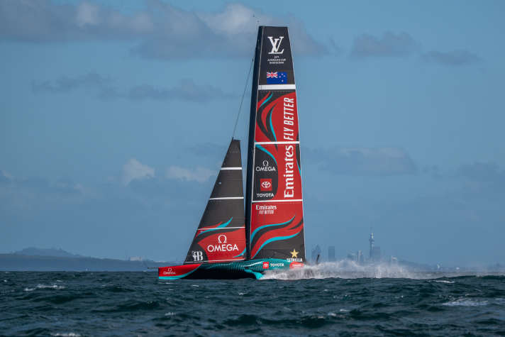 Le nouvel America's Cupper des Kiwis. Burling le pilote avec Nathan Outteridge.