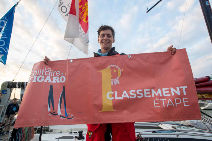 Il raggiante vincitore di tappa e leader della classifica generale è Guillaume Pirouelle /