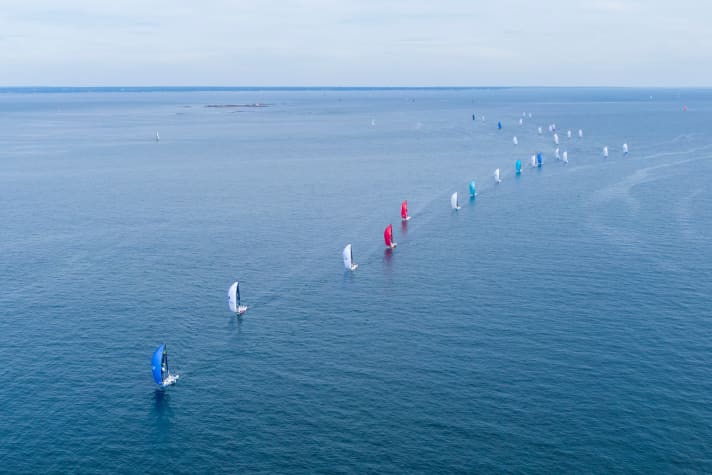 Cette belle impression a été prise par le photographe de course Alexis Courcoux peu après le départ de la deuxième étape.