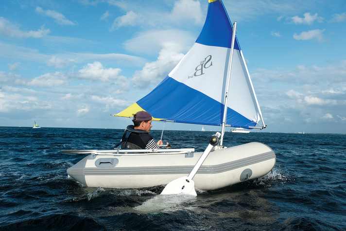 Avec Sailbird, chaque bateau pneumatique se transforme endingi à voile.