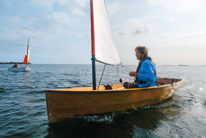 The PT 11 is only available as a kit. So before sailing, it goes to the workshop.