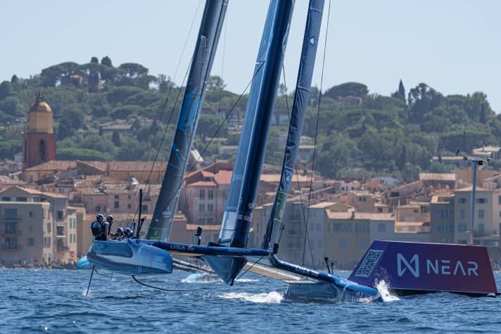 Sieger vor Saint-Tropez: Jimmy Spithill und das amerikanische SailGP-Team vor bildschöner Kulisse
