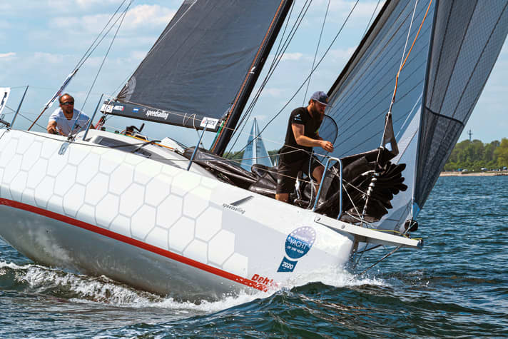 Le Dehler 30 od "Powerplay" est le fruit de l'expérience d'Oli. Avec elle, il est souvent en tête