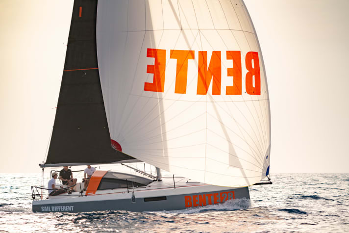 European Yacht of the Year 2023, Voile le BENTE 28 nominé. Ludovic FRUCHAUD IMACIS Yachting photographe.