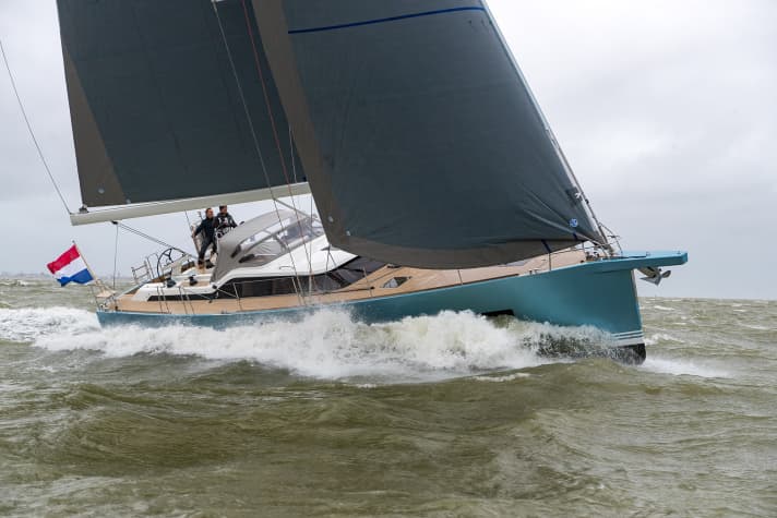 Yacht Test Contest 49 CS mit Redakteur Alexander Worms