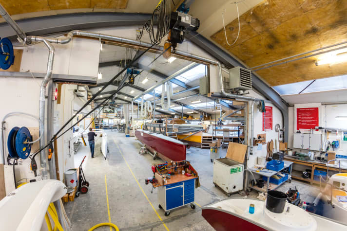 Quorning builds around 40 boats a year. The delivery time is around one and a half years. The shipyard offers a charter boat for the waiting period and for familiarisation purposes