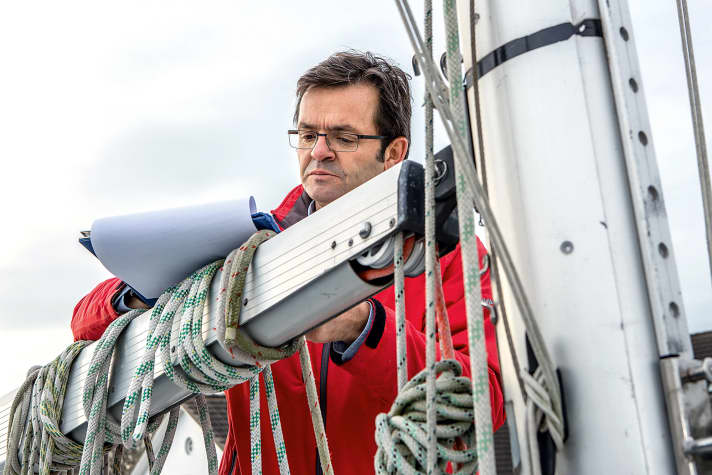 Winches, clamps, fittings, blocks, running and standing rigging - everything is checked point by point.