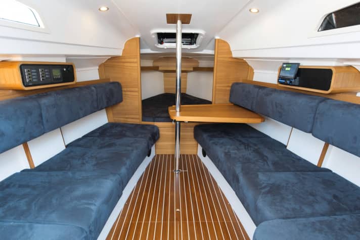   Only one option: saloon with open foredeck