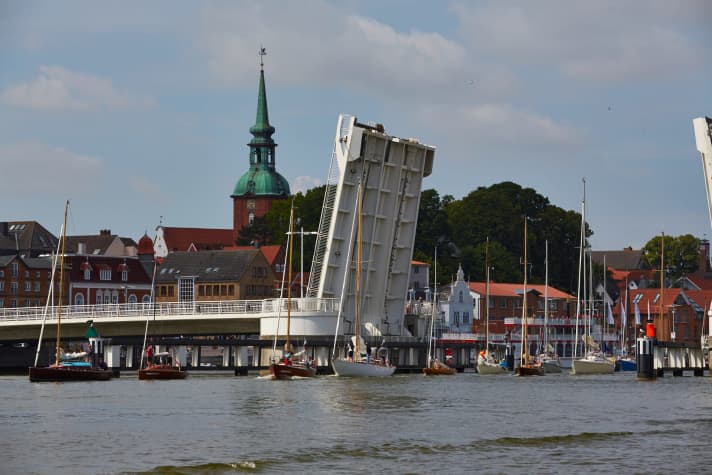   Un'immagine dei giorni migliori. Attualmente non c'è nulla da fare sul ponte Schleibrücke a Kappeln