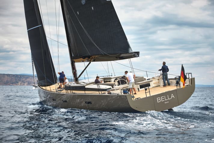   Hull length 21.68 m; width 5.75 m; weight 29.5 tonnes; price 2.26 million euros