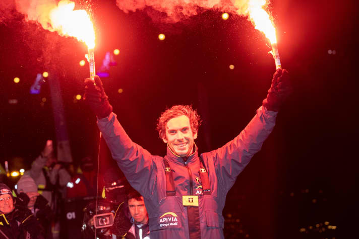   Questa foto è stata scattata al termine della prima Vendée Globe di Charlie Dalin. Oggi può festeggiare di nuovo