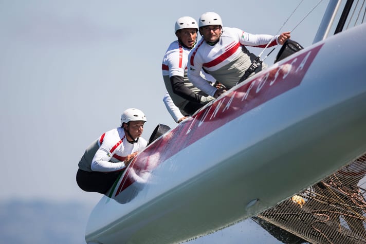   Des survoltés. Chris Draper et sa troupe de Luna Rossa Pirnaha ont failli faire sensation.
