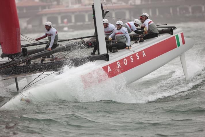   Piqûre et sortie : les deux bateaux de Luna Rossa ont été éliminés lors des qualifications de matchrace