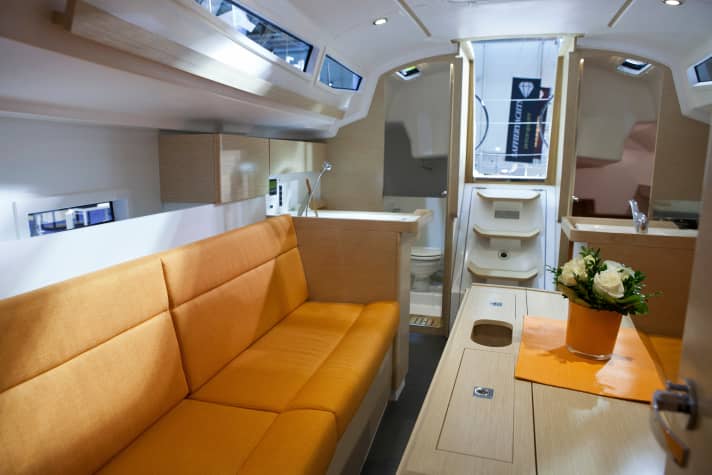 Hanseboot-Premiere VI – Elan 320