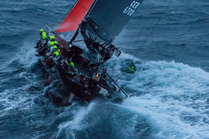   Strong performance in the Syndey-Hobart race: "Varuna" crossed the finish line in tenth place out of 94 yachts