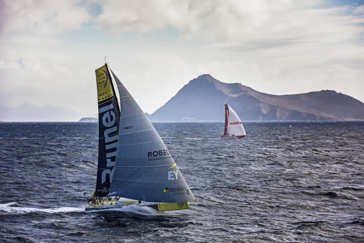   Around Cape Horn. Close and near, the distances between the teams are short