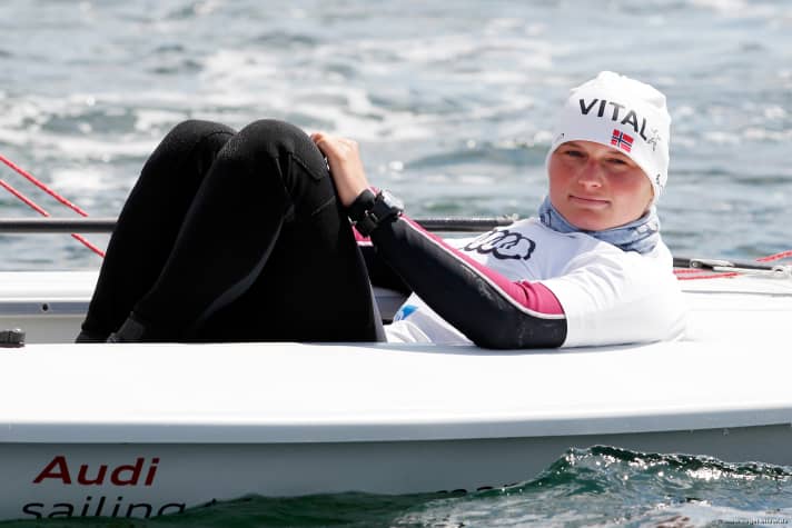   Entspannt: Franziska Goltz liegt im Laser Radial auf Platz 5 und wird nach ihrem 10. Platz von Weymouth wieder Qualifikationspunkte holen