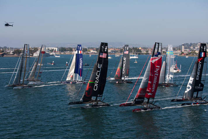   Mit den kleineren Katamaranen vom Typ AC45 hatten die Cup-Verteidiger im Vorwege der 34. Auflage im Rahmen der America's Cup Weltserie schon einmal zum Tanz vor San Diego gebeten. War es damals schon ein Test für heute?