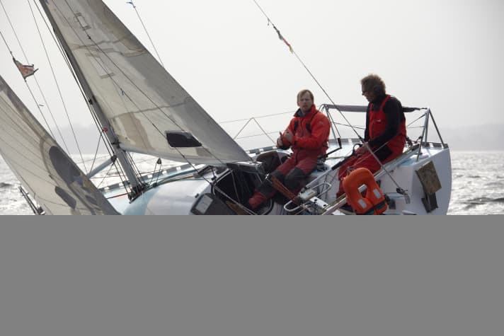   Une chose rigide : le bateau peut supporter la pression - et reste presque toujours sous contrôle avec deux pales