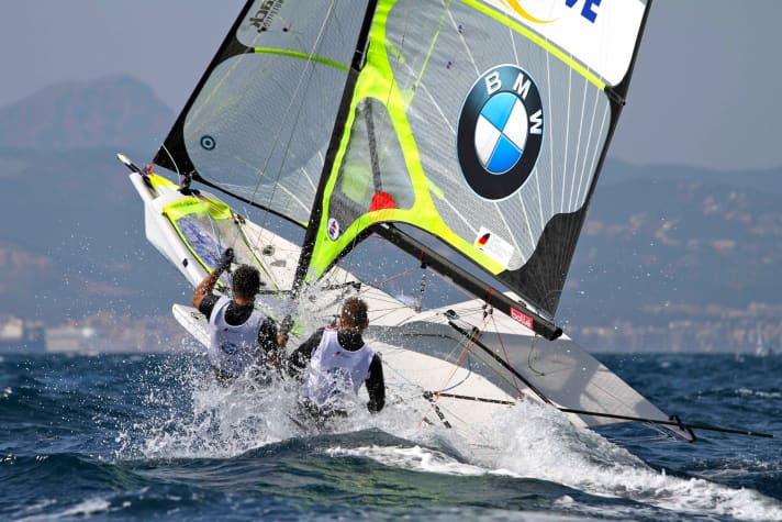   Pendant des années, Tobias Schadewaldt et Hannes Baumann ont été la meilleure équipe allemande de 49er. Mais aux Jeux olympiques de Weymouth, ils ont manqué la course aux médailles en terminant onzième après une série malheureuse. Hannes Baumann a ensuite mis un terme à sa carrière olympique et Tobias Schadewaldt a repris le Laser.