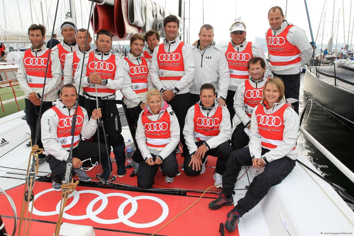   12 médailles d'or dans un seul bateau : Hilde Gerg, Robert Bartko, Claudia Nystad (devant de droite), André Lange (veste blanche) et Jochen Schümann sur "All4One".
