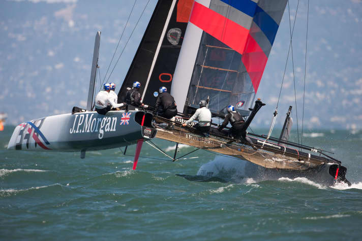   JP Morgan BAR avec le golden boy Ainslie à la barre