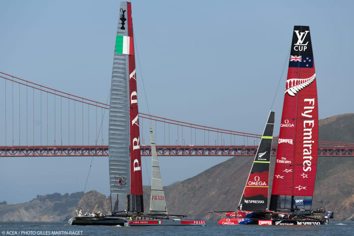   Prospettive entusiasmanti: Solo Team New Zealand (a destra) e Luna Rossa possono navigare l'uno contro l'altro all'inizio della regata.