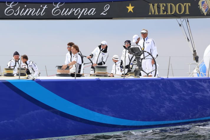   "Esimit Europa 2" mit Skipper Jochen Schümann gewinnt den Krupp Wanderpreis