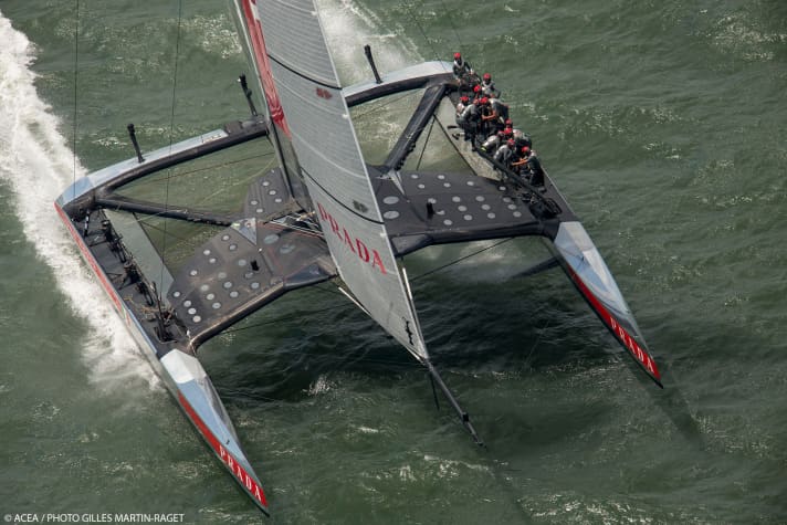   "Luna Rossa" im 34. America's Cup vor San Francisco