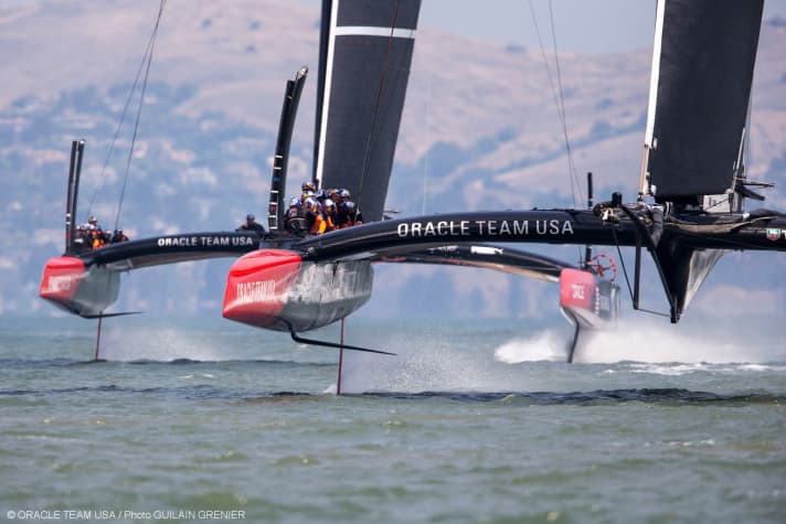   Deux fois valent mieux qu'une : les deux bateaux d'Oracle à l'entraînement