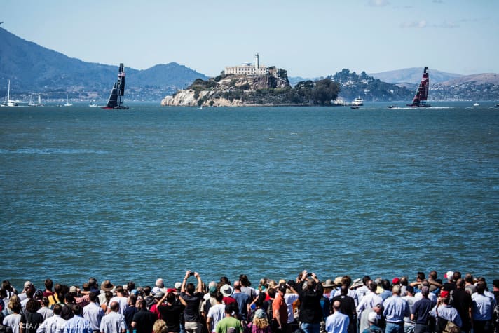   Qui aurait cru qu'Alcatraz serait un jour le témoin d'un tel spectacle de voile ?